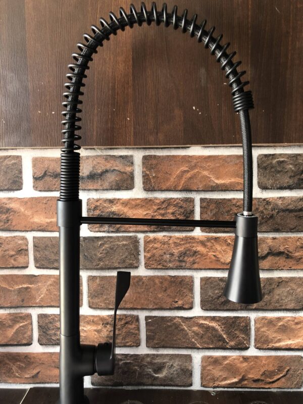 Black single chain sink mixer - Image 4